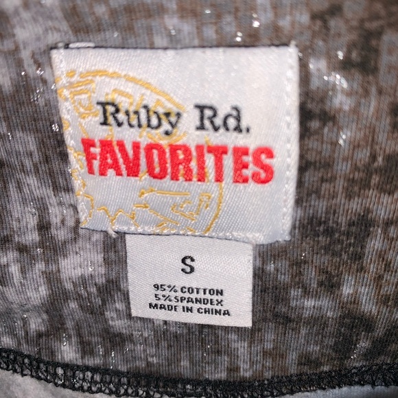 Ruby Rd. Favorites silvery gray cheetah printed shirt size S - Picture 4 of 4